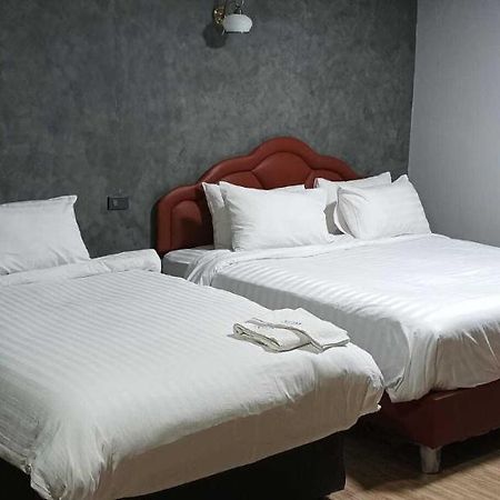 Kun Hotel Nakhon Ratchasima Bagian luar foto