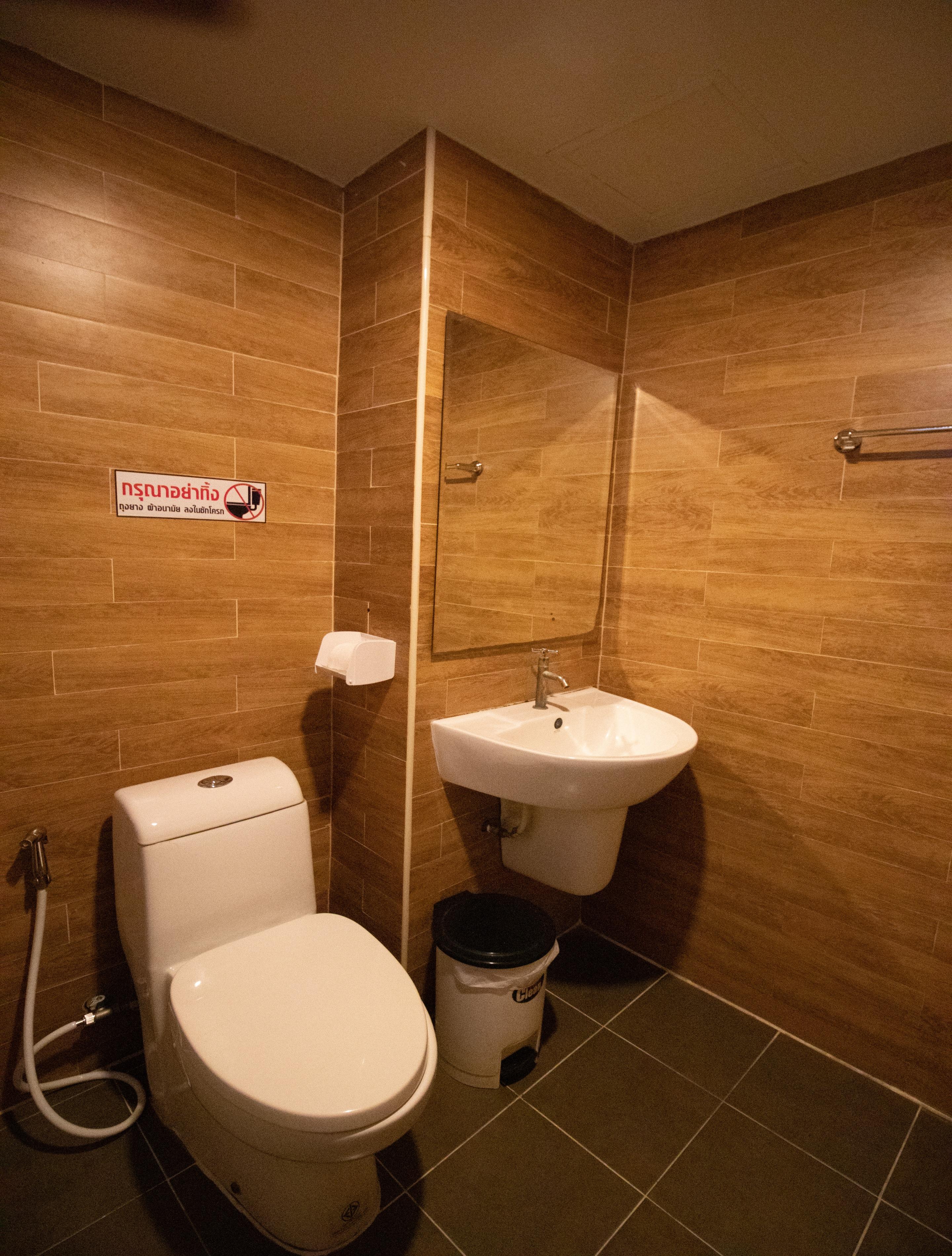 Kun Hotel Nakhon Ratchasima Bagian luar foto