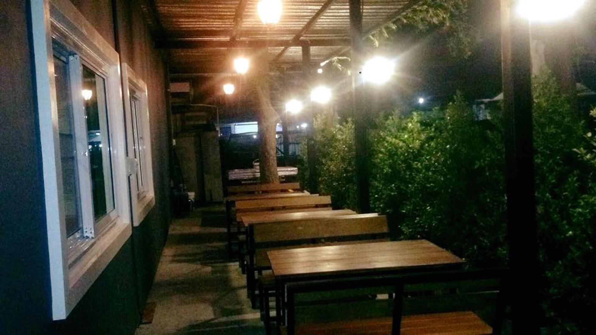 Kun Hotel Nakhon Ratchasima Bagian luar foto