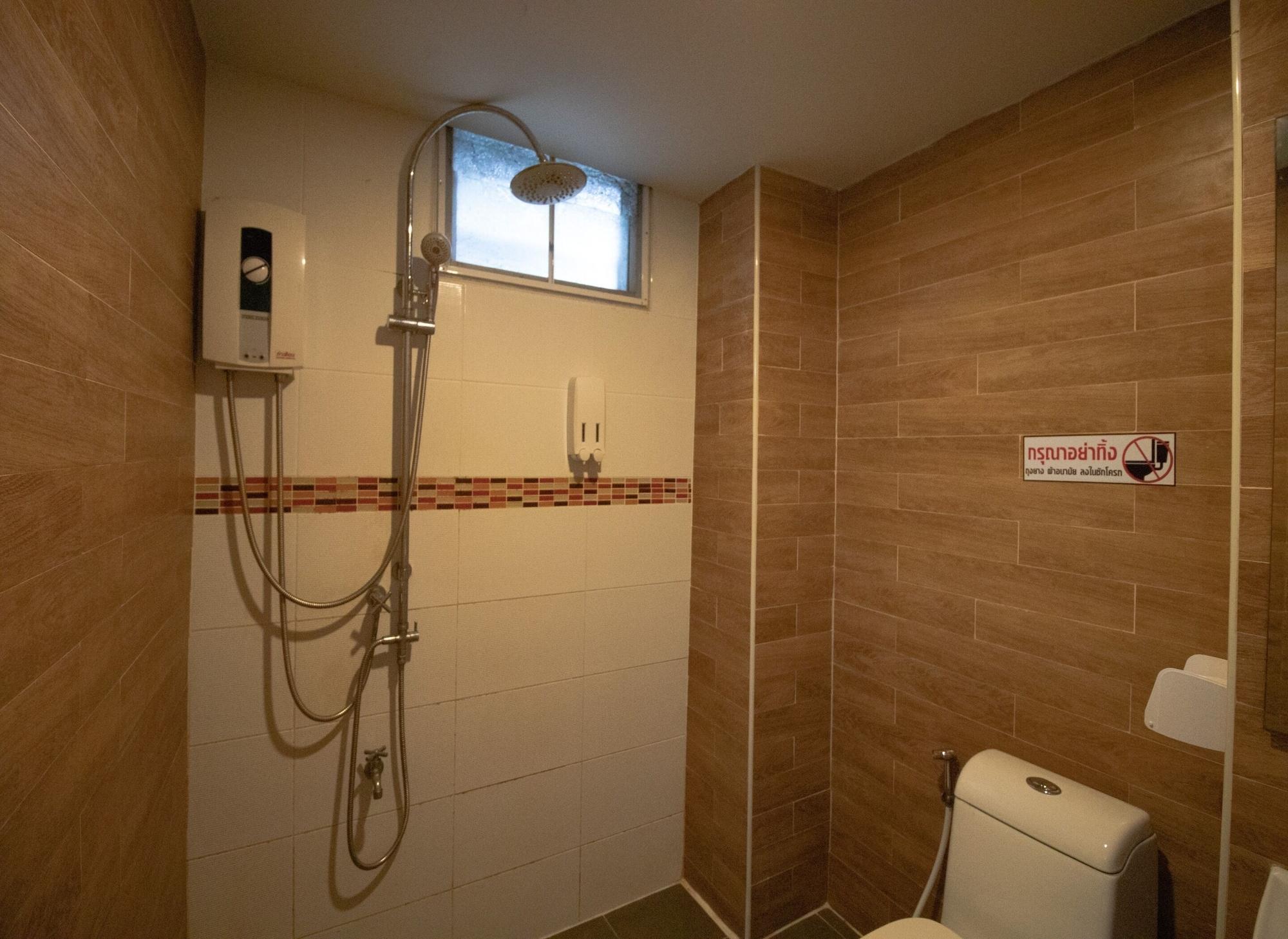 Kun Hotel Nakhon Ratchasima Bagian luar foto