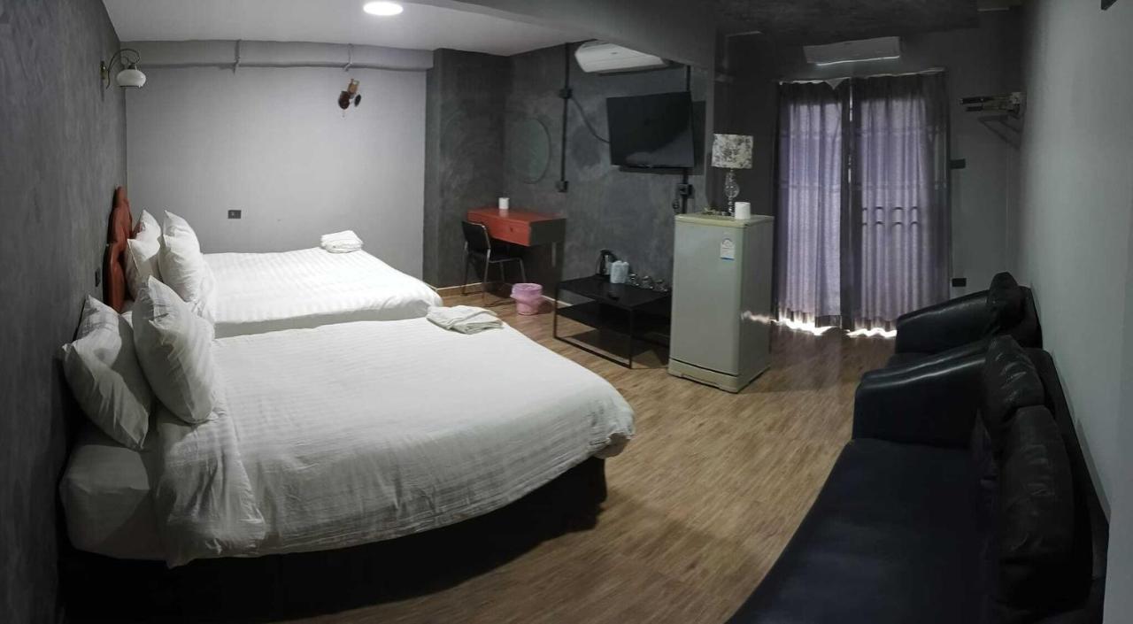 Kun Hotel Nakhon Ratchasima Bagian luar foto